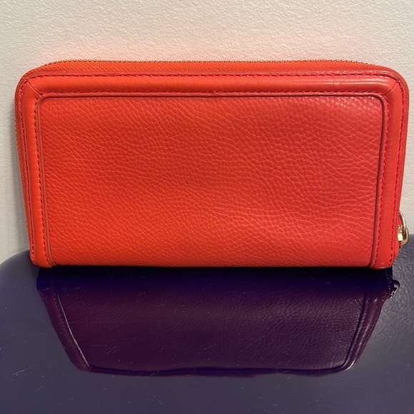 Tory Burch Zip around wallet, orange pebbled leather in excellent condition! - Picture 3 of 7